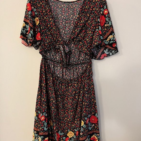 Peekaboo Tie Front Floral Dress - Picture 2 of 3
